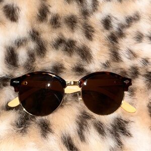Steve Madden Tortoise Bamboo Sunglasses Brown Lenses -Used Condition-